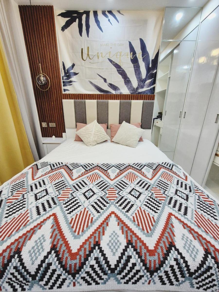 Movie Screen& 4rooms Private House Near J Park Cebu
