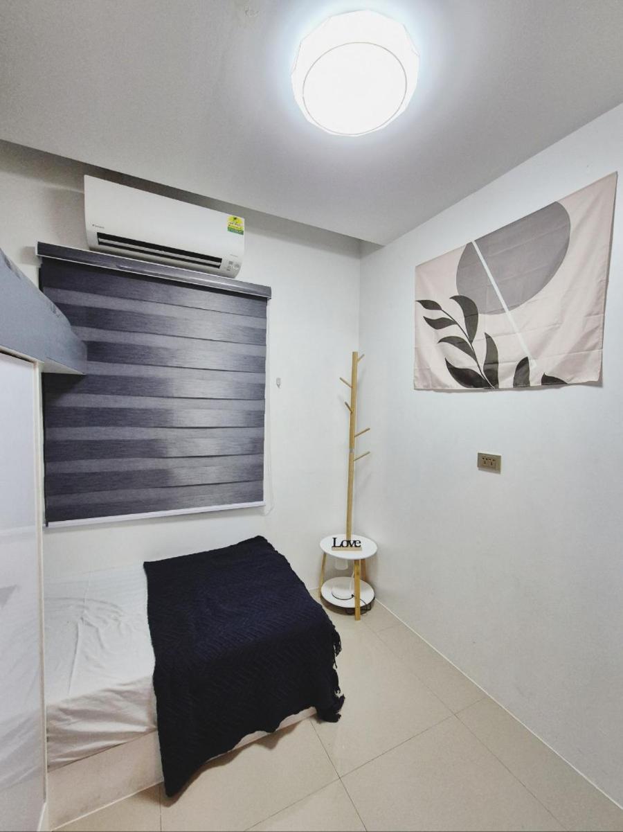 Bahay bakasyunan Movie Screen& 4rooms Private House Near J Park