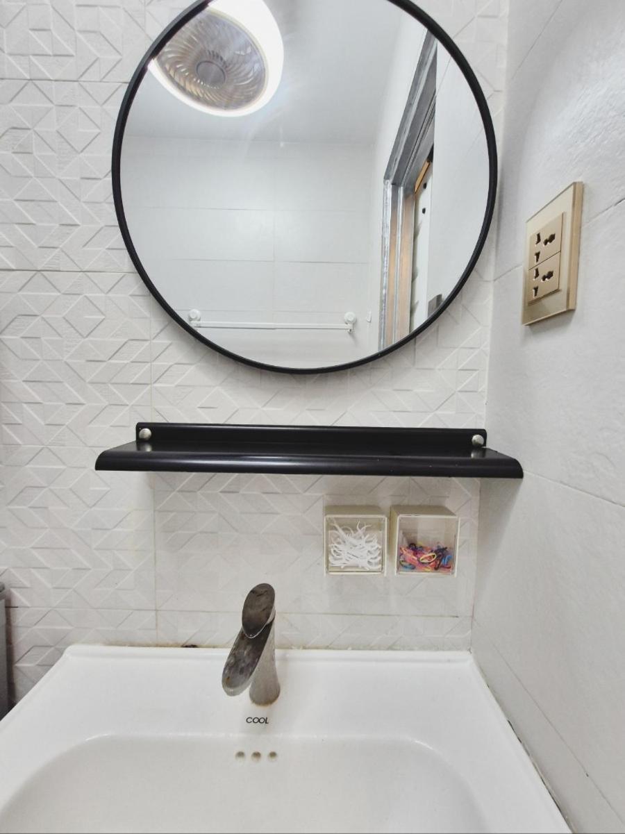 Bahay bakasyunan Movie Screen& 4rooms Private House Near J Park *