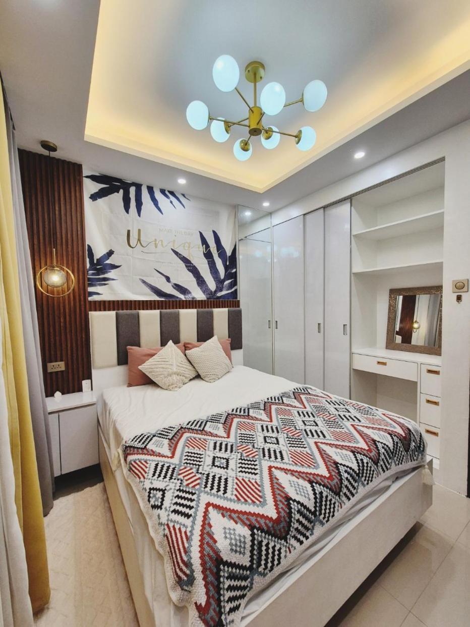 Bahay bakasyunan Movie Screen& 4rooms Private House Near J Park Cebu