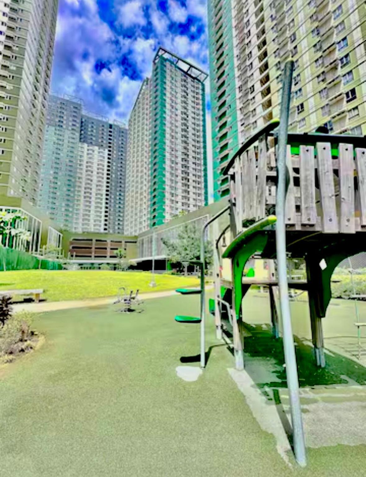 In It Park With Pool & Netflix Aparthotel