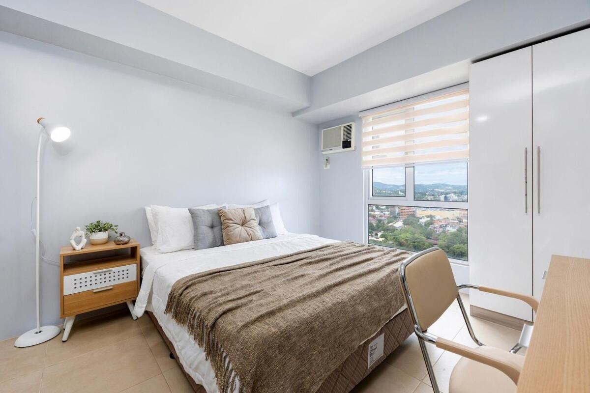 Apartment Furnished In It Park With Wifi, Netflix And Pool Access Cebu