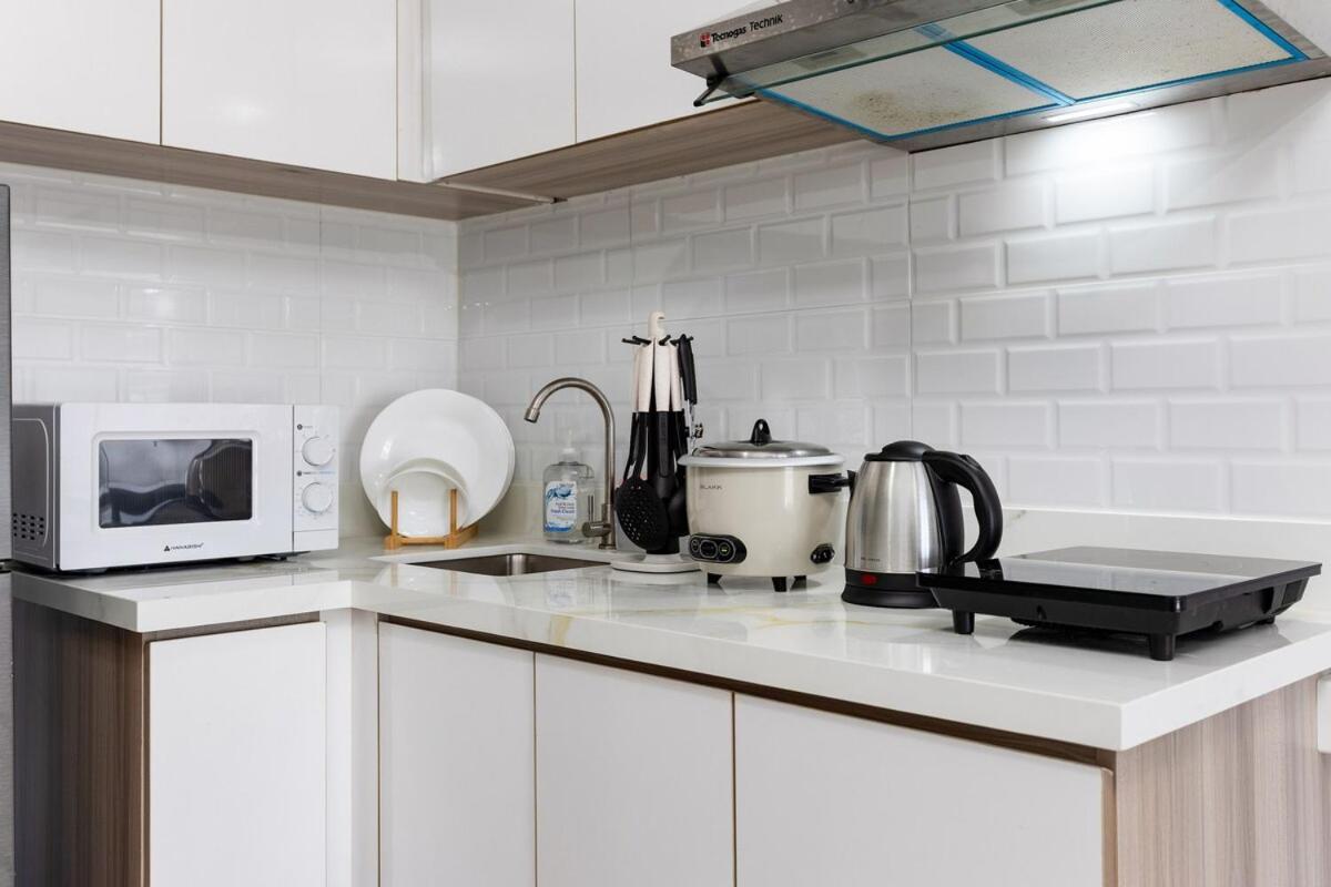 Furnished In It Park With Wifi, Netflix And Pool Access * Cebu