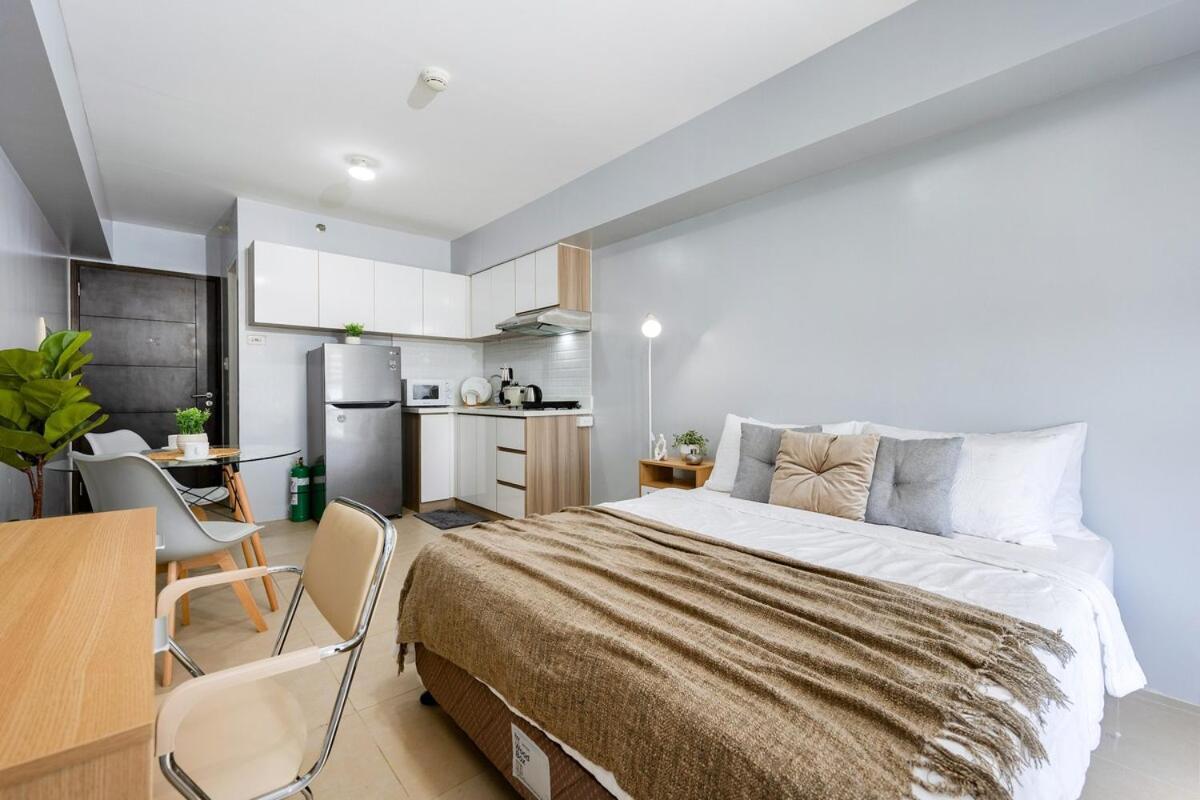Furnished In It Park With Wifi, Netflix And Pool Access Apartment
