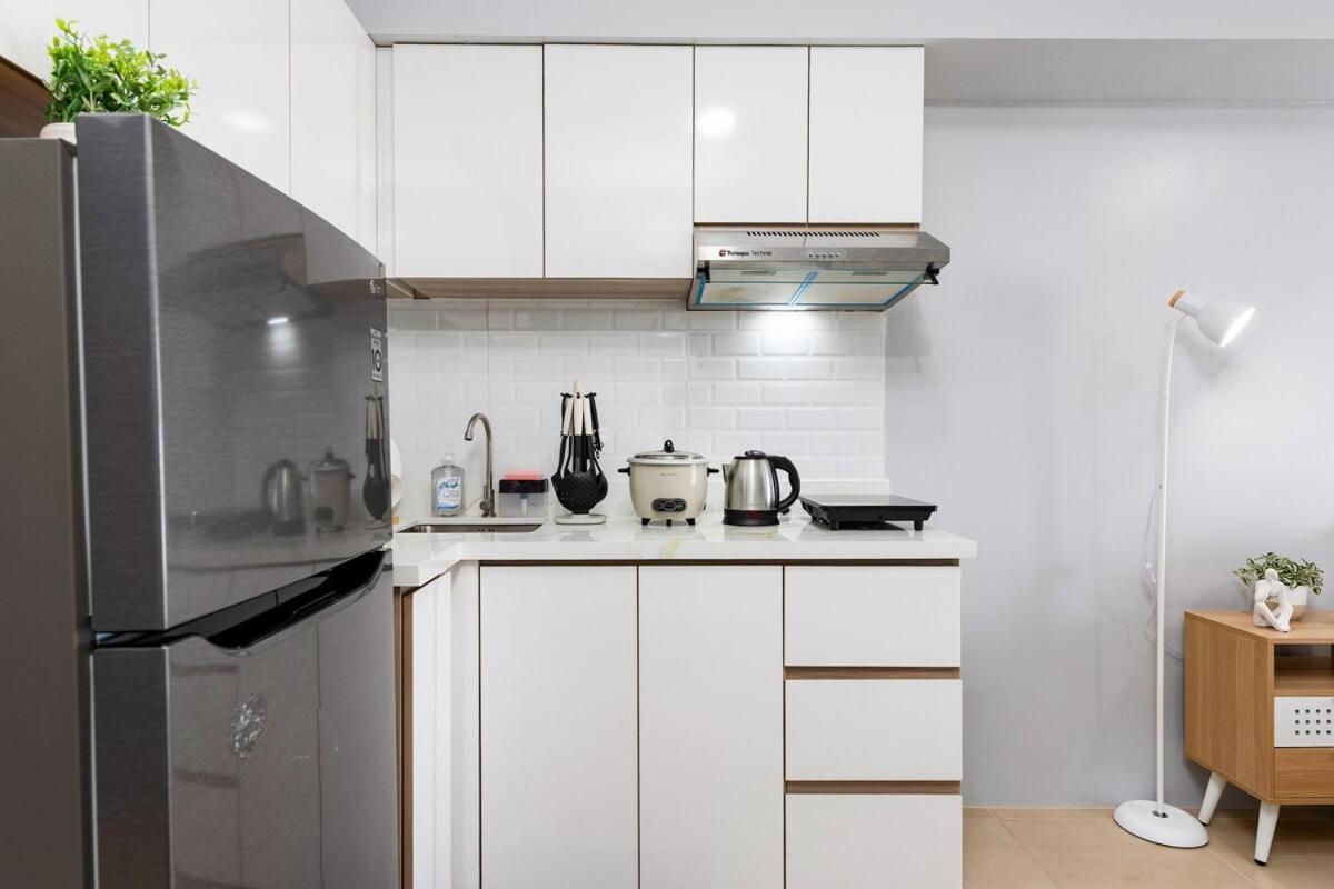 Furnished In It Park With Wifi, Netflix And Pool Access