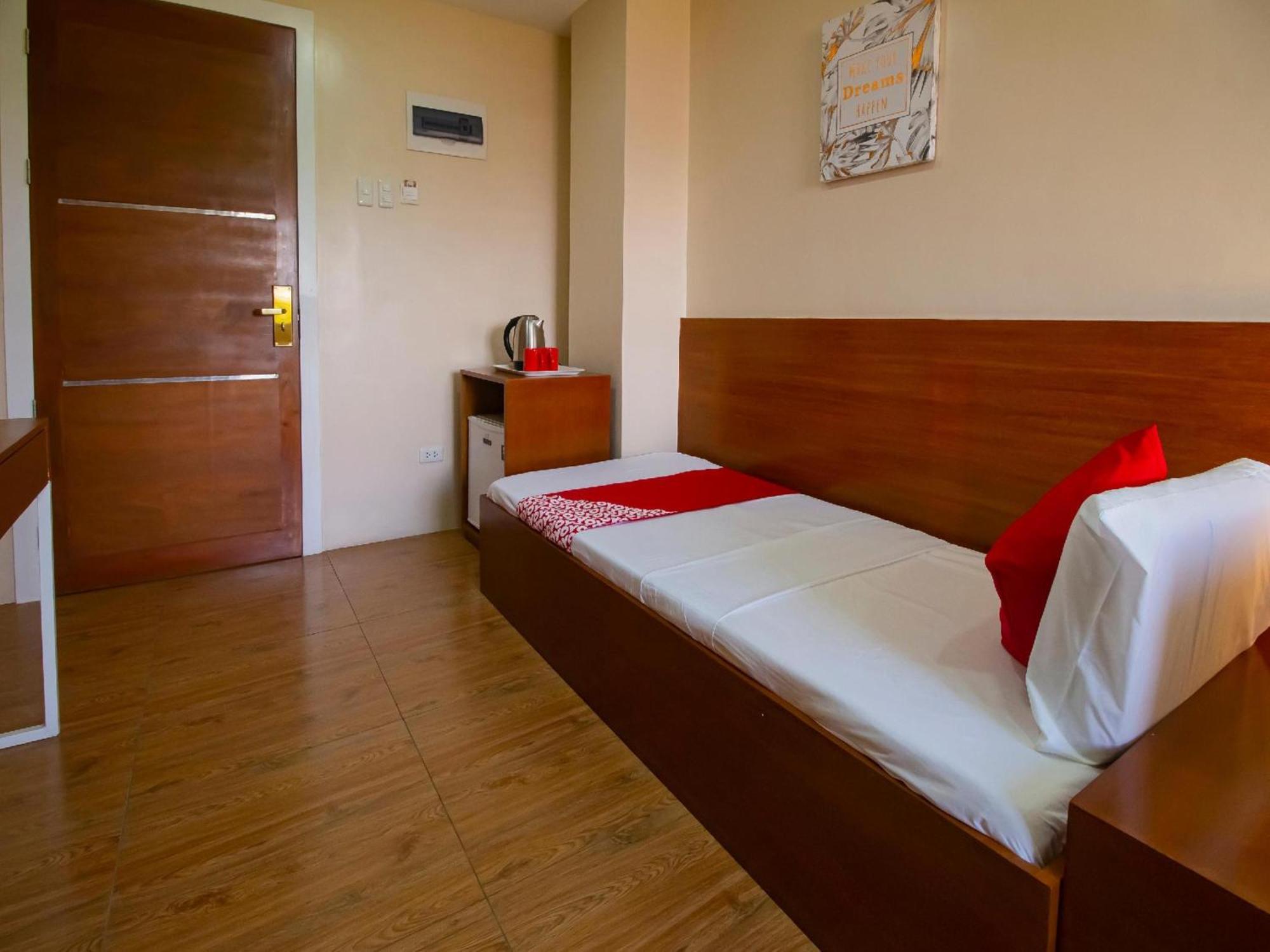 Super Oyo 832 The Teepee Place & Hotel 2*