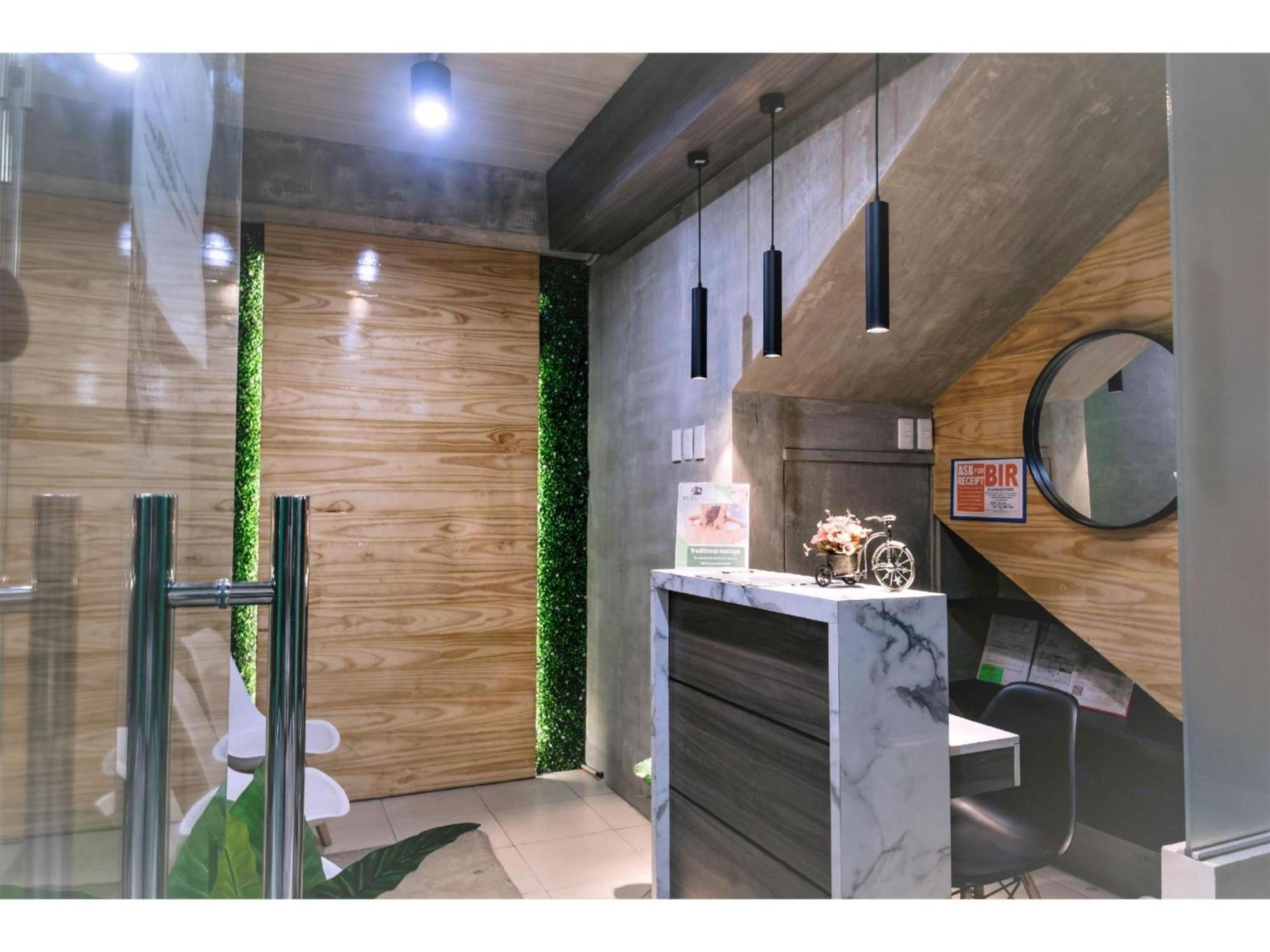 Oyo 925 Rcee Place Hotel Cebu