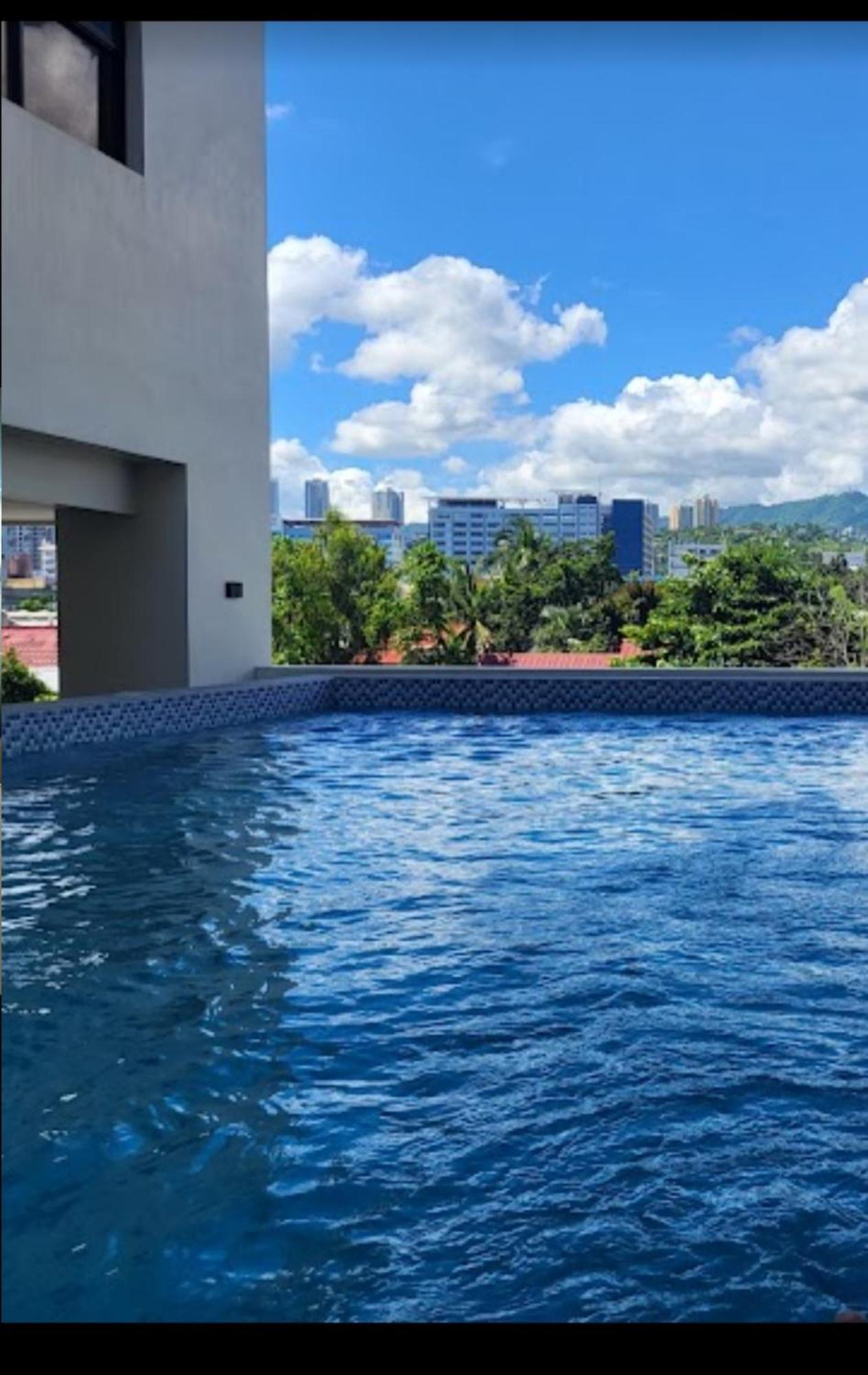 Cebu Midpoint Residences Free Netflix And Pool Access