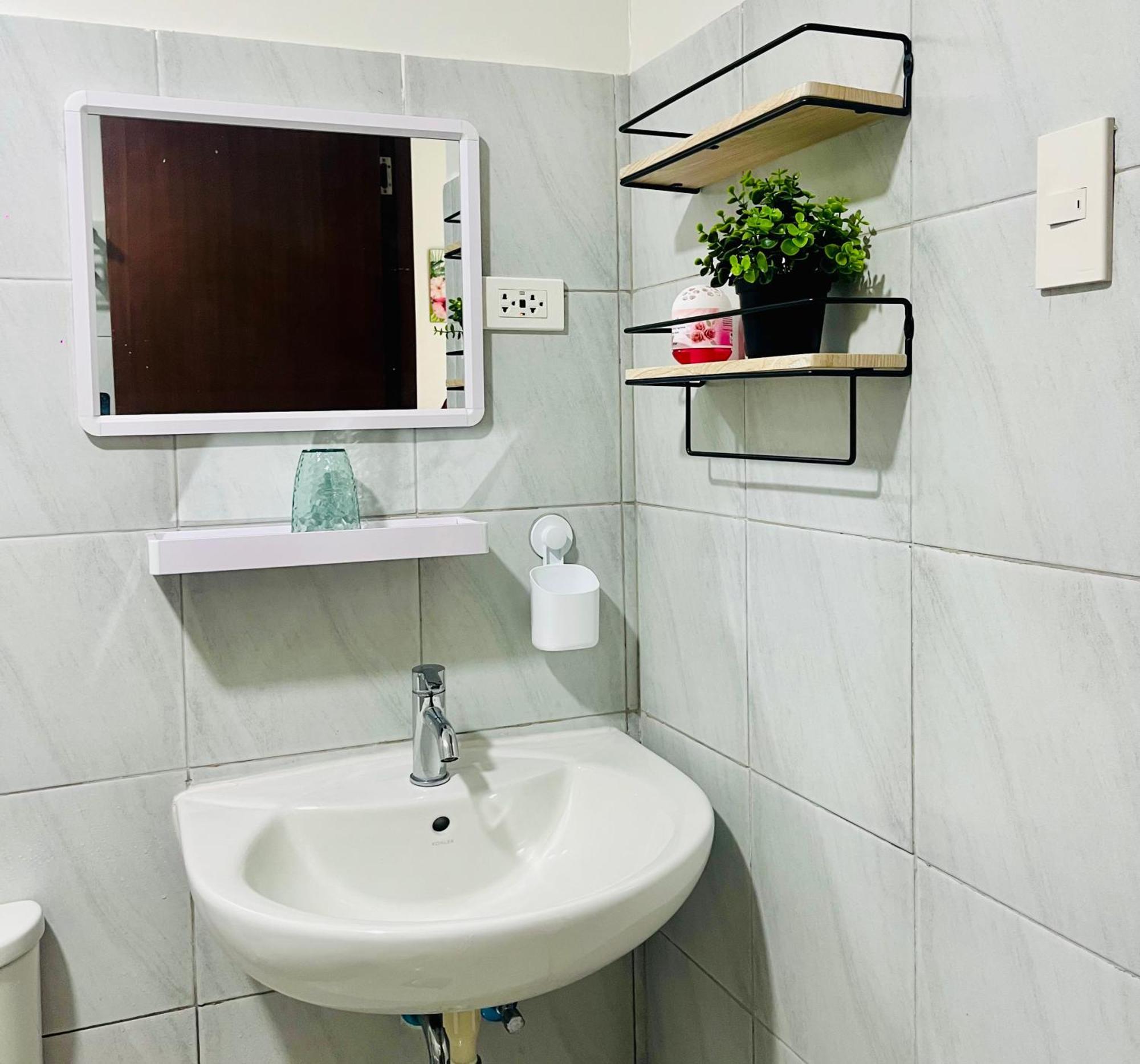 Aizen's Haven At Casa Mira Guadalupe Aparthotel Cebu