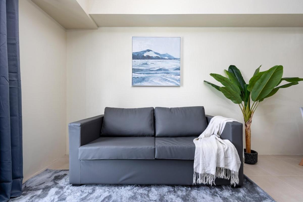 Apartment Furnished 1-bedroom In Avida Towers Riala, It Park With Fast Wifi, Netflix, Pool And *