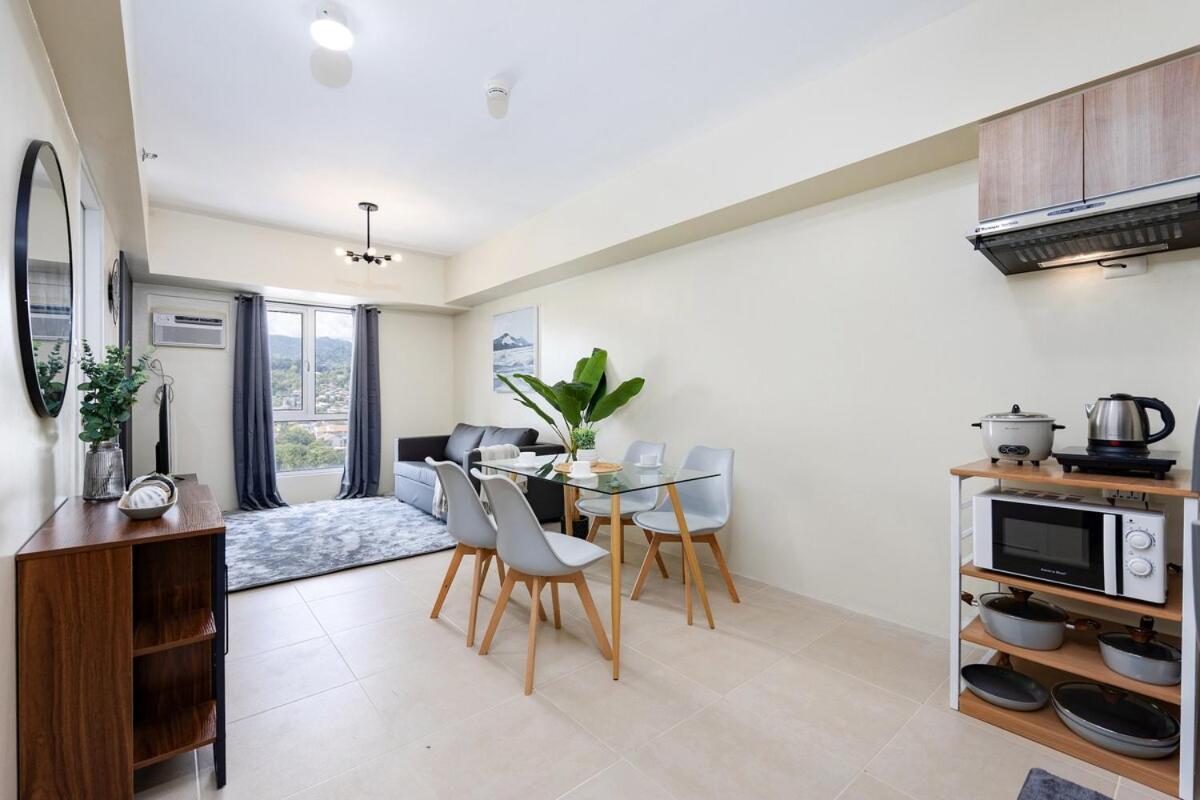 Furnished 1-bedroom In Avida Towers Riala, It Park With Fast Wifi, Netflix, Pool And Apartment