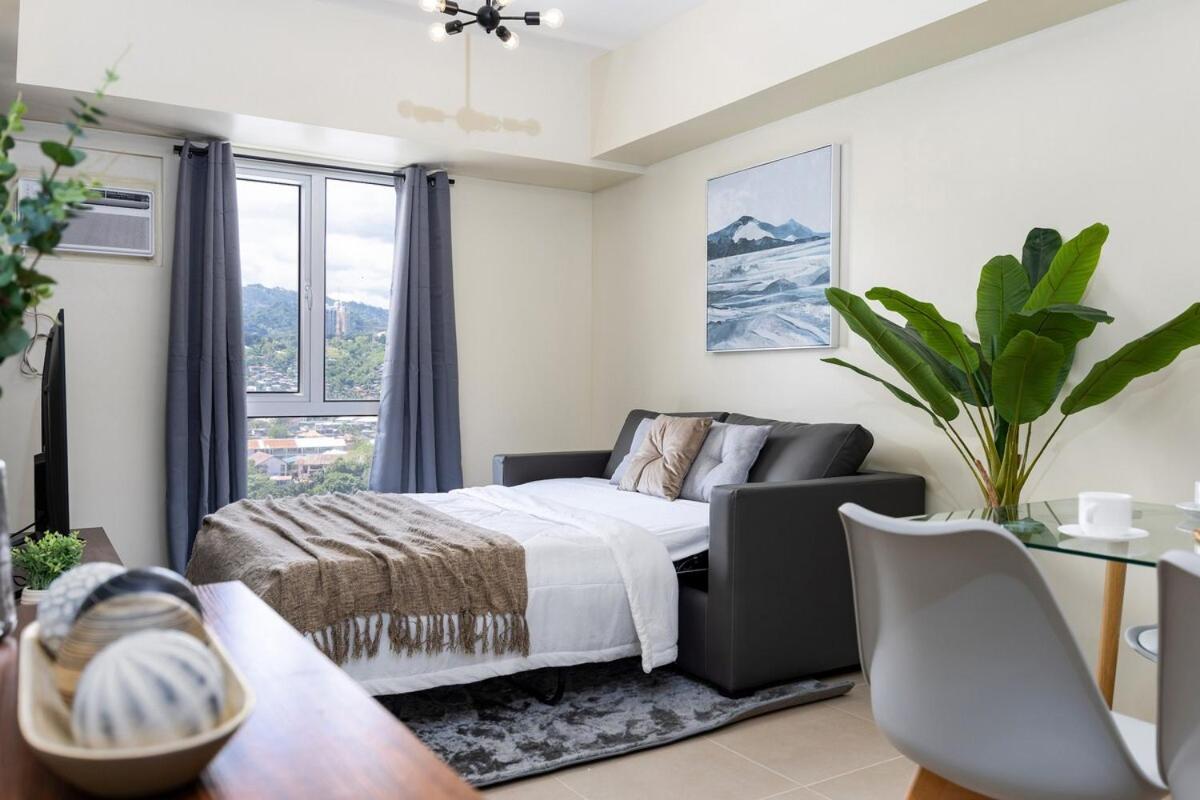 Apartment Furnished 1-bedroom In Avida Towers Riala, It Park With Fast Wifi, Netflix, Pool And Cebu