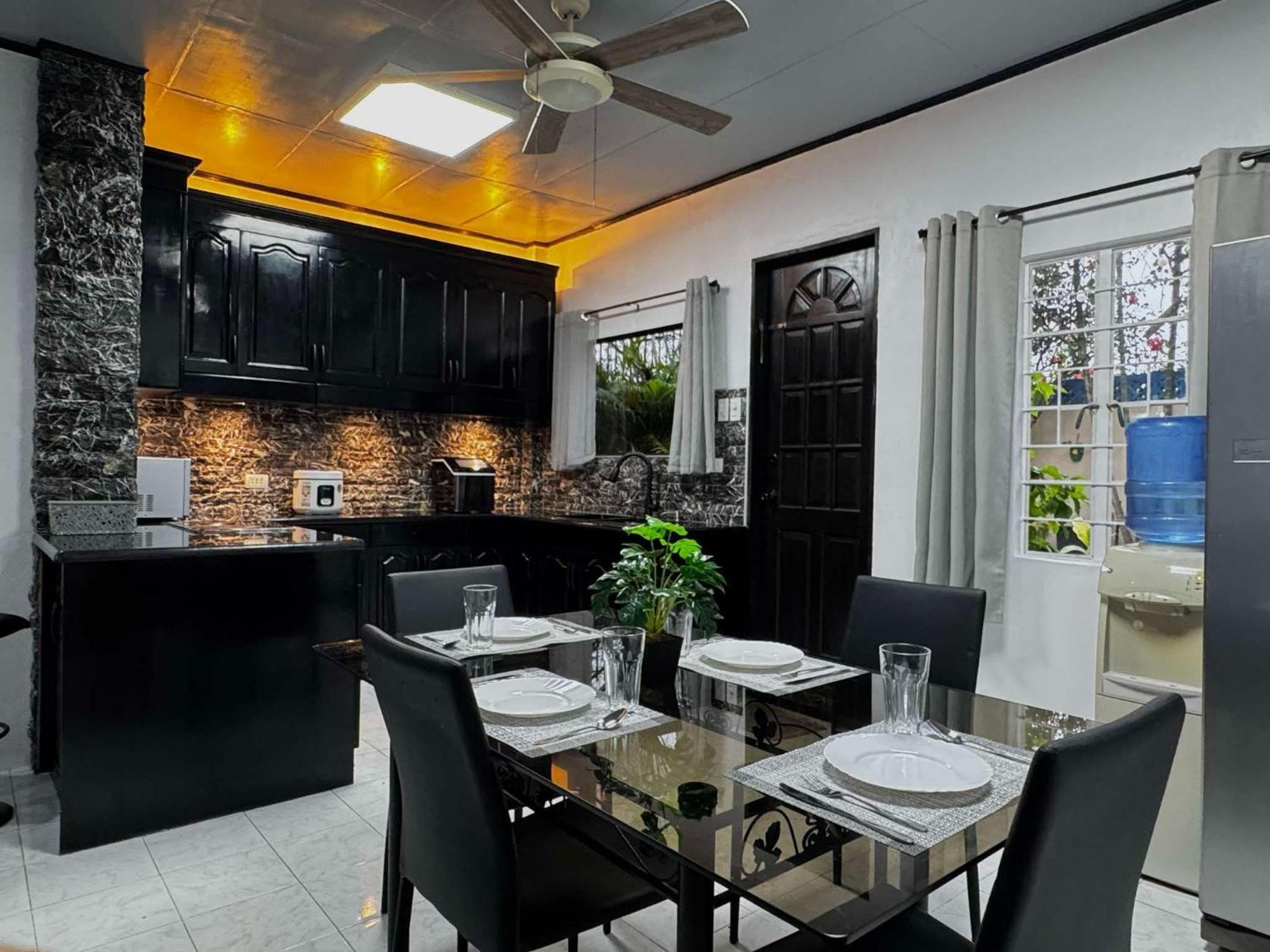 Homestay Holloway Hideaway
