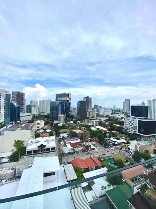 In Near Ayala Mall Apartment *