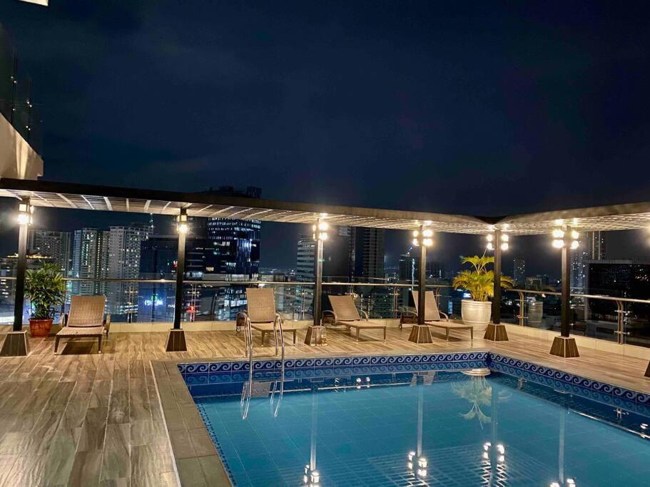 Apartment In Near Ayala Mall