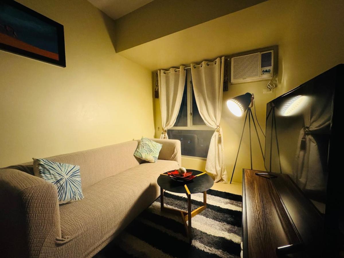 2 Bedroom Unit In It Park - Good For 5- Max 8 Pax Apartment *
