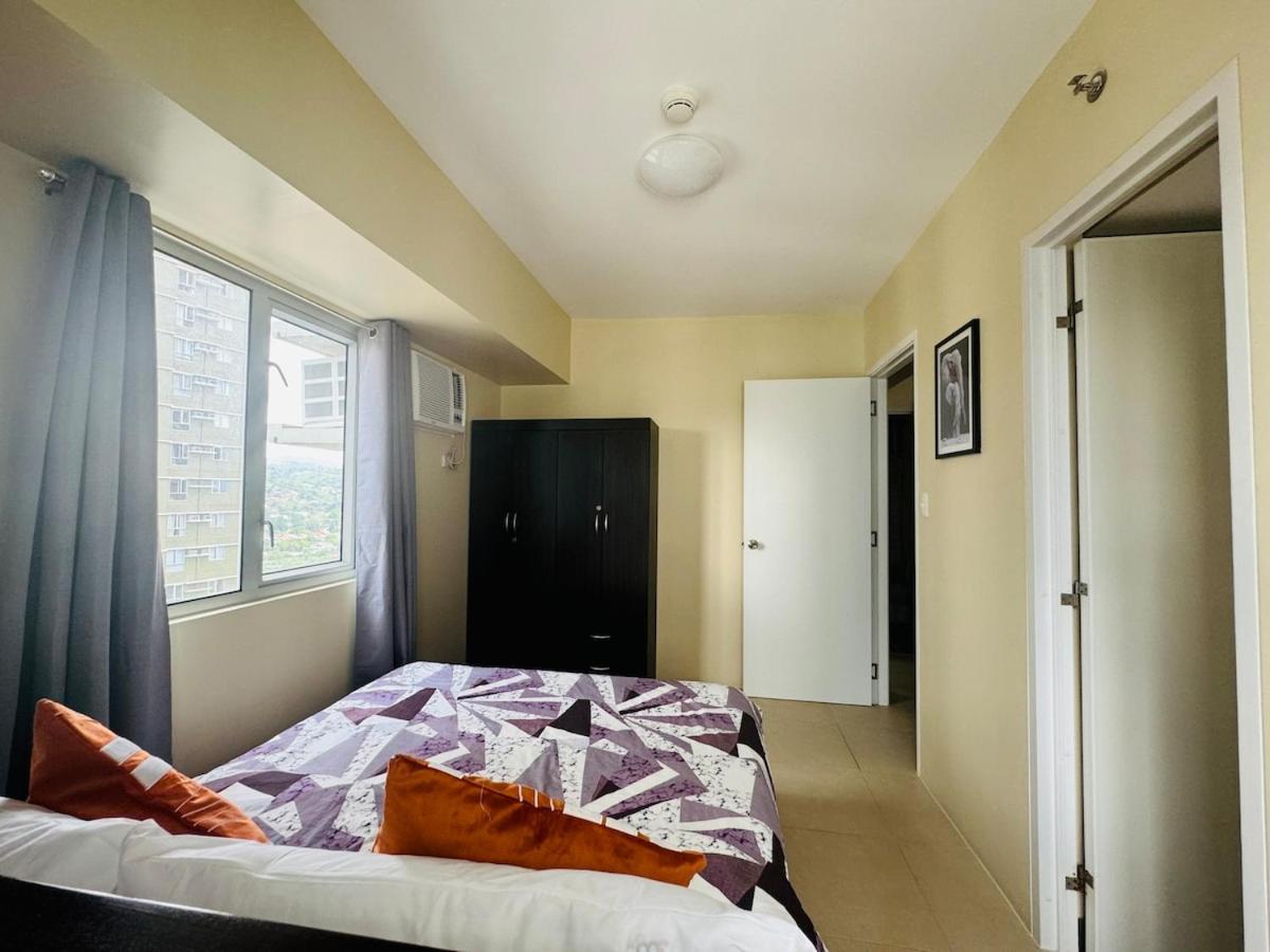 2 Bedroom Unit In It Park - Good For 5- Max 8 Pax