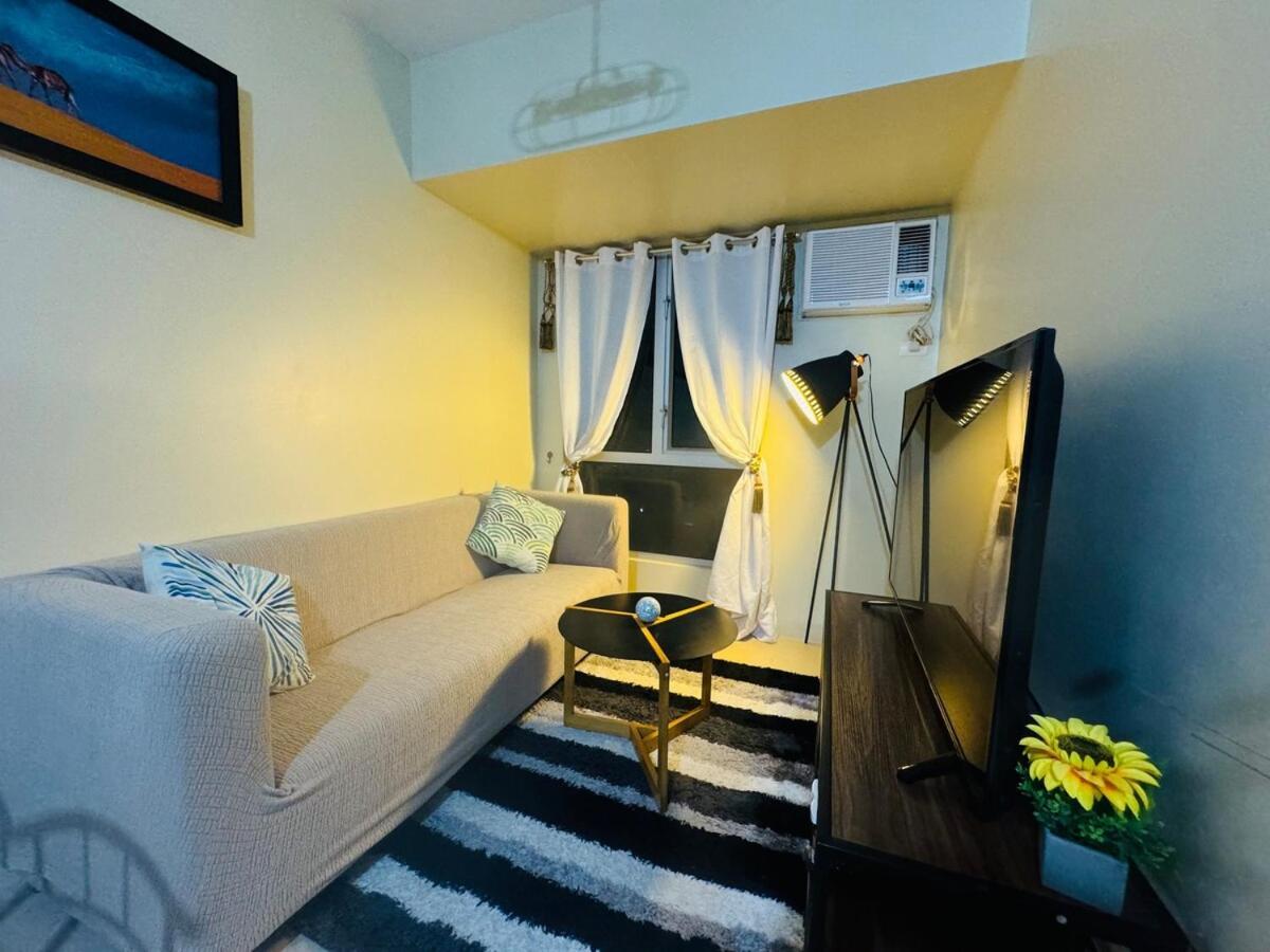 2 Bedroom Unit In It Park - Good For 5- Max 8 Pax Apartment