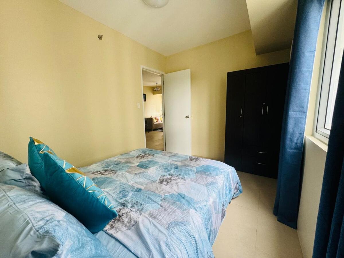 2 Bedroom Unit In It Park - Good For 5- Max 8 Pax