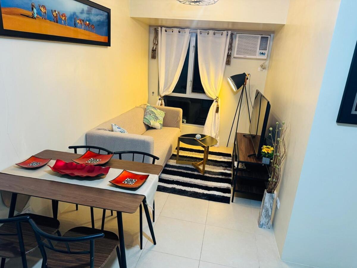 Apartment 2 Bedroom Unit In It Park - Good For 5- Max 8 Pax Cebu