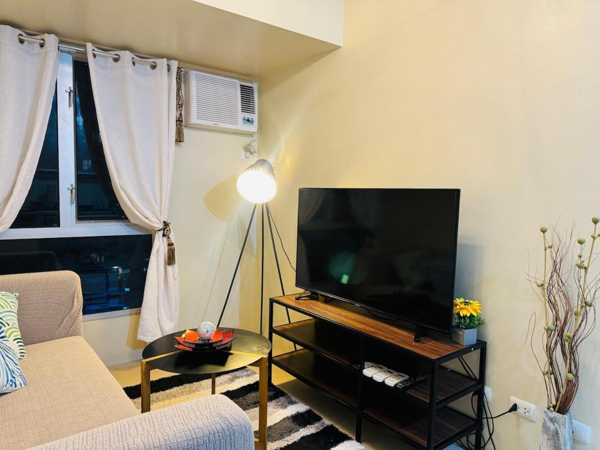 2 Bedroom Unit In It Park - Good For 5- Max 8 Pax * Cebu