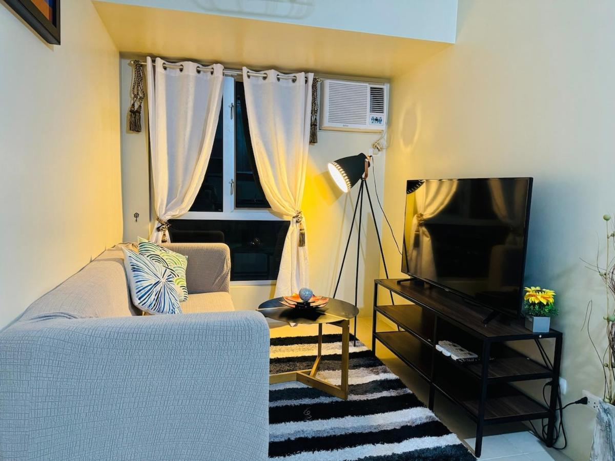 2 Bedroom Unit In It Park - Good For 5- Max 8 Pax Apartment