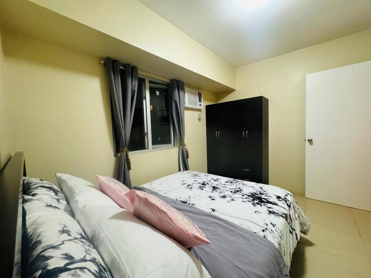 2 Bedroom Unit In It Park - Good For 5- Max 8 Pax