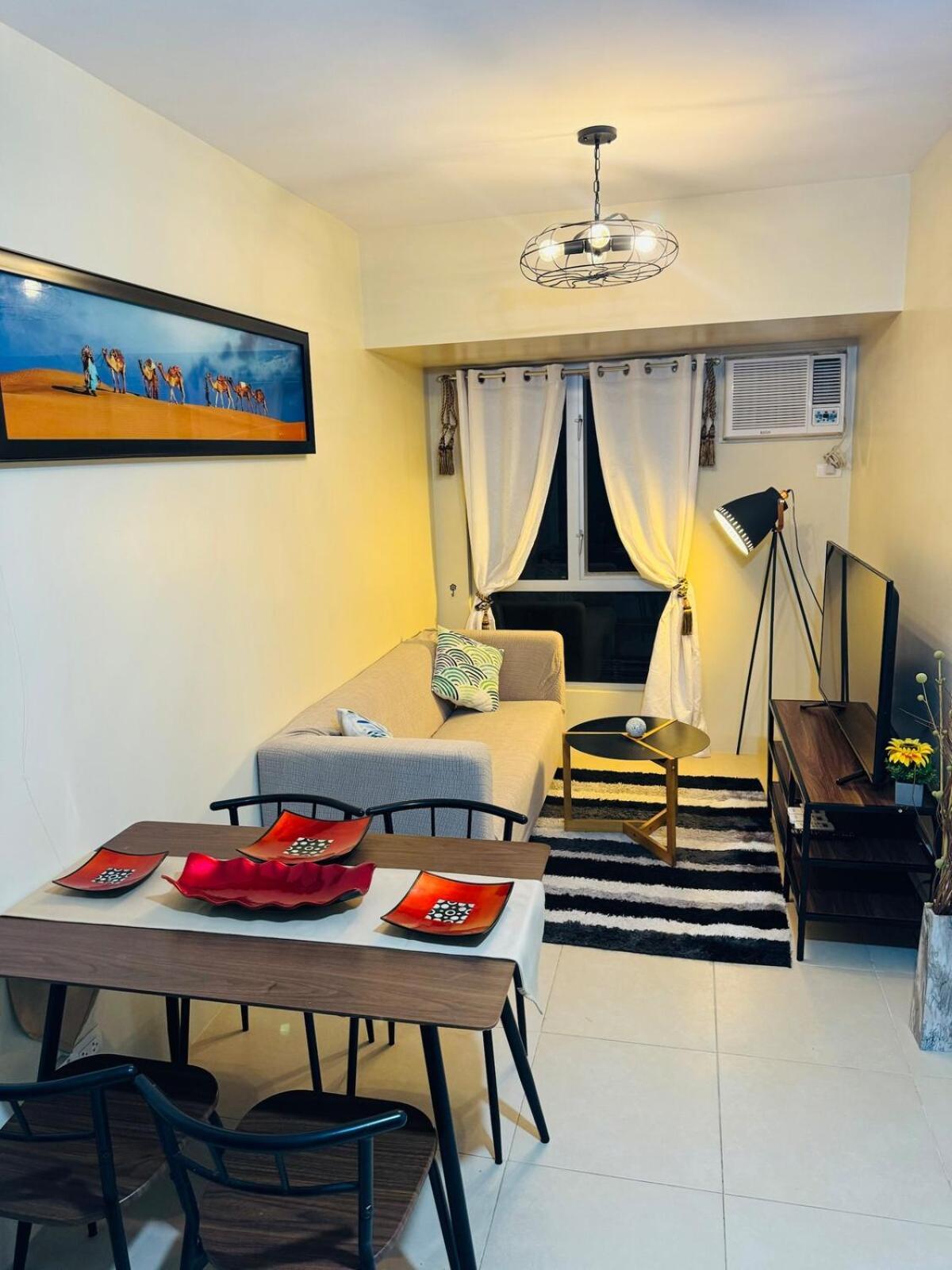 2 Bedroom Unit In It Park - Good For 5- Max 8 Pax *