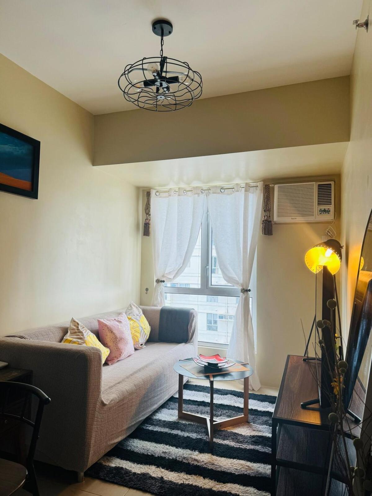 2 Bedroom Unit In It Park - Good For 5- Max 8 Pax Apartment