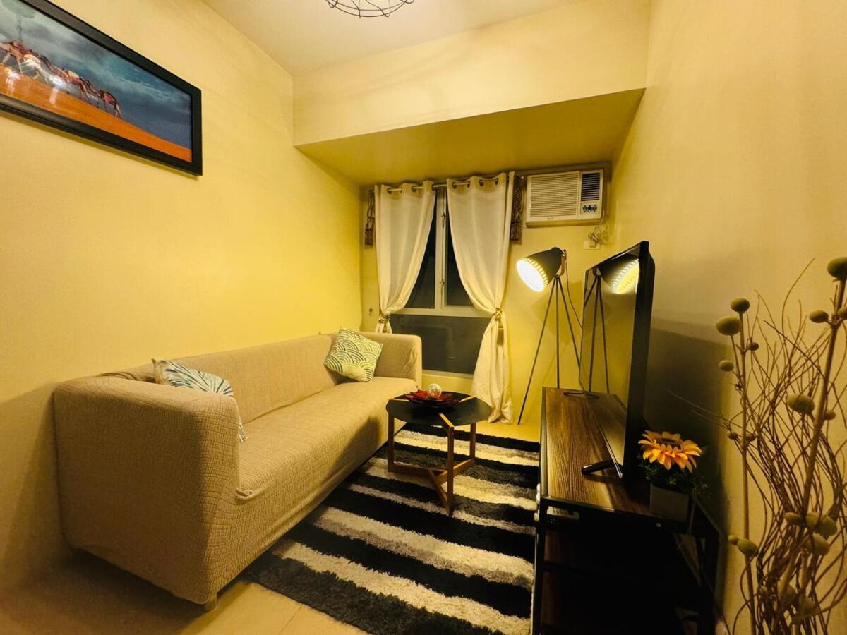 2 Bedroom Unit In It Park - Good For 5- Max 8 Pax Apartment *