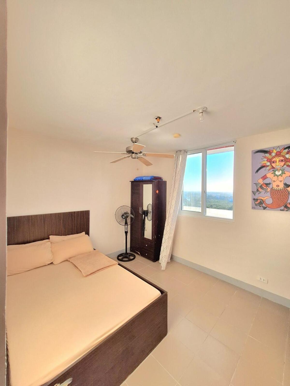 Penthouse Ocean Views 2br W Pool *