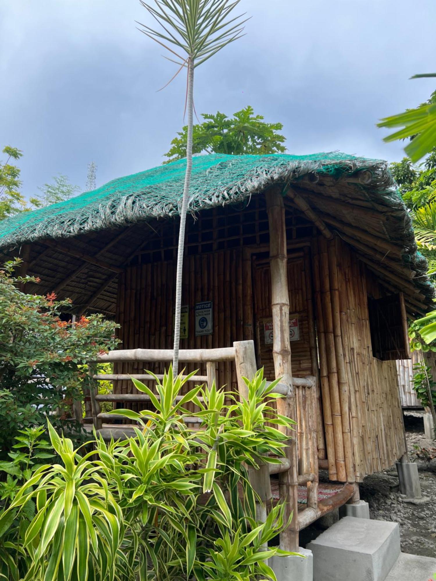 Sharky Hostel Oslob