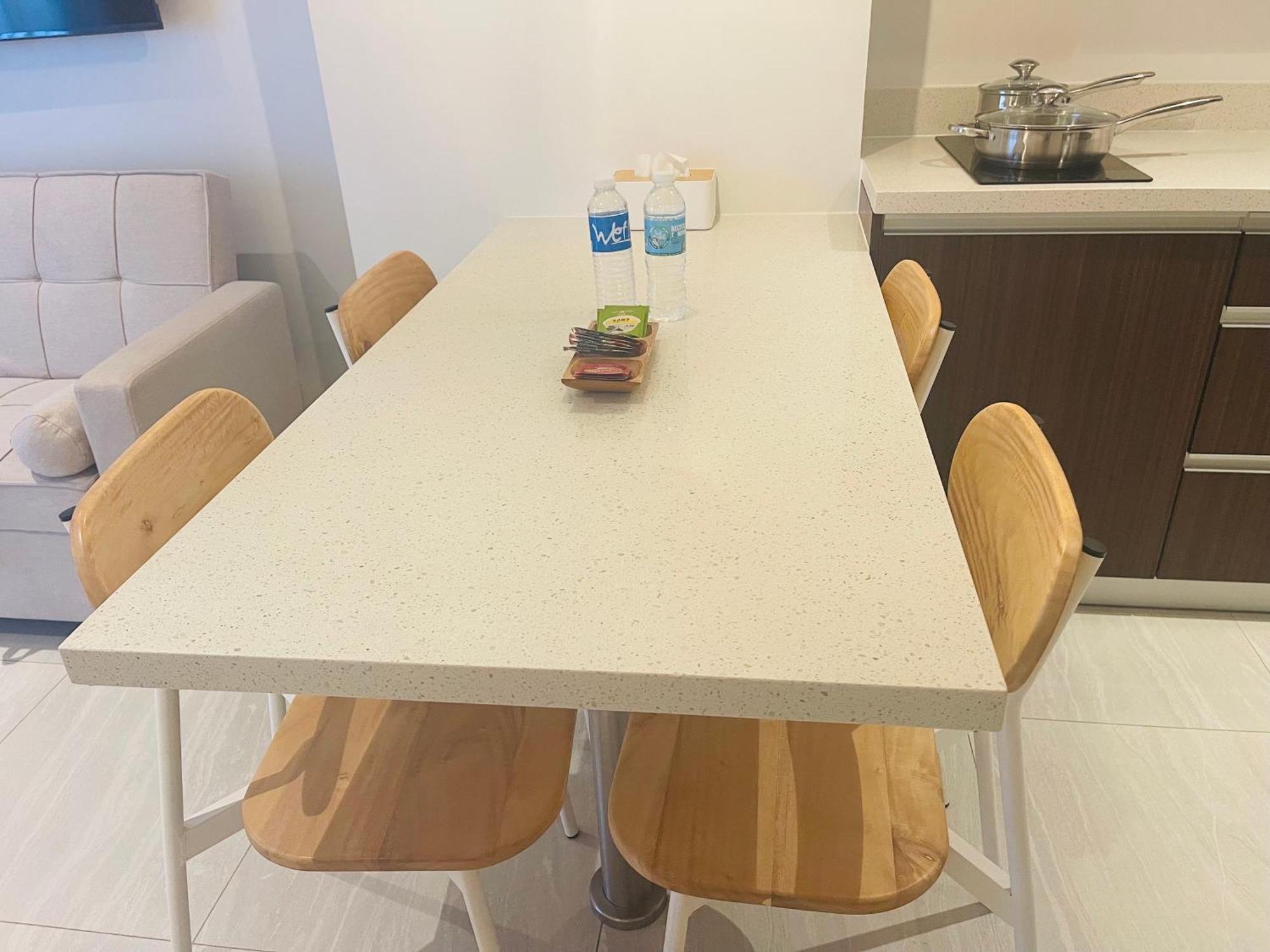 Aparthotel Condo With Private Beach At Tambuli Beach Resort Near Airport In Cebu *
