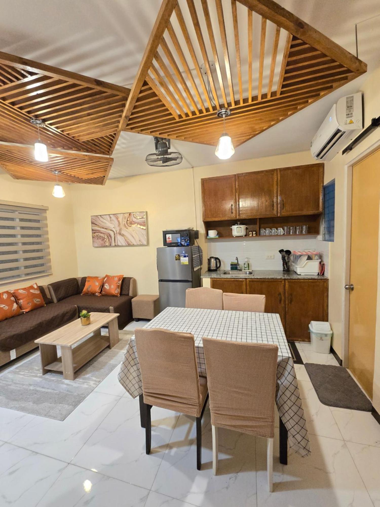 Apartment Fully-furnished Compostela House With Carpark, Wifi, Netflix