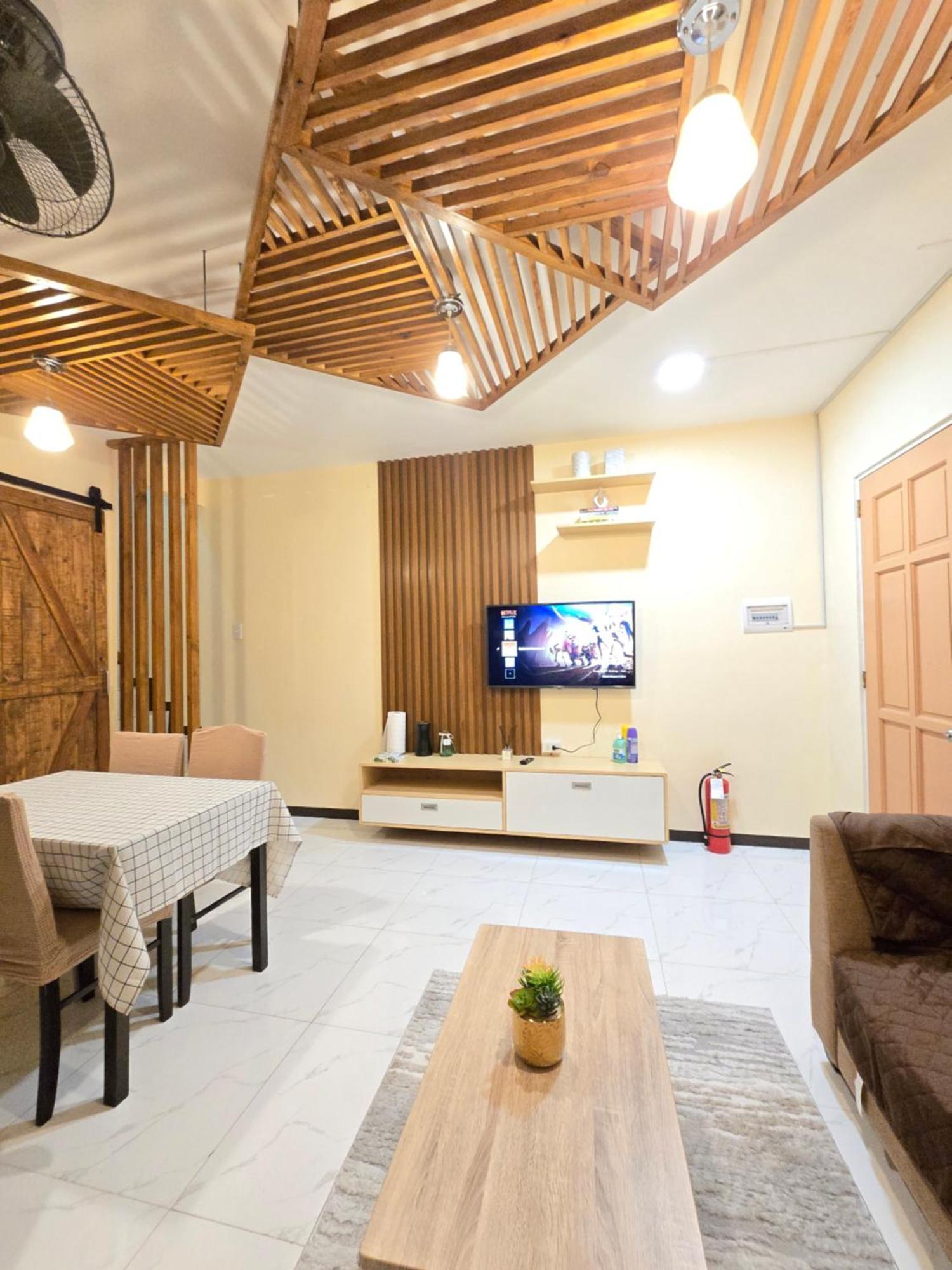 Apartment Fully-furnished Compostela House With Carpark, Wifi, Netflix *