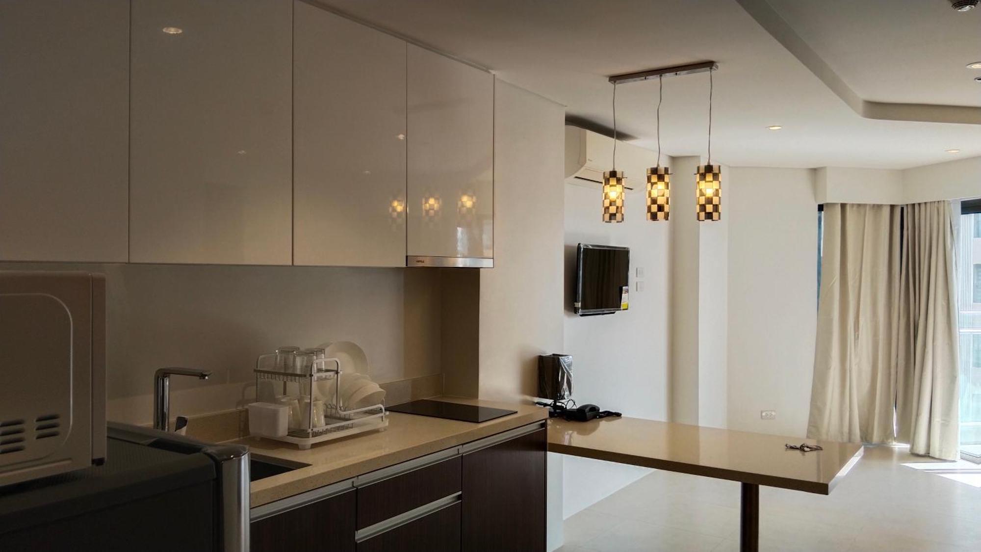 Deluxe Ocean View In Tambuli Seaside & Only 1 Residential Pool Is Free To Use Apartment Lapu-Lapu City
