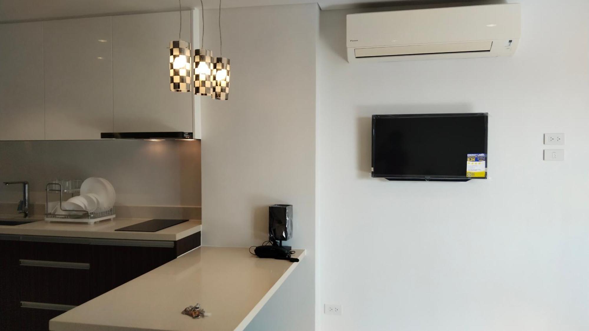 Apartment Deluxe Ocean View In Tambuli Seaside & Only 1 Residential Pool Is Free To Use Lapu-Lapu City