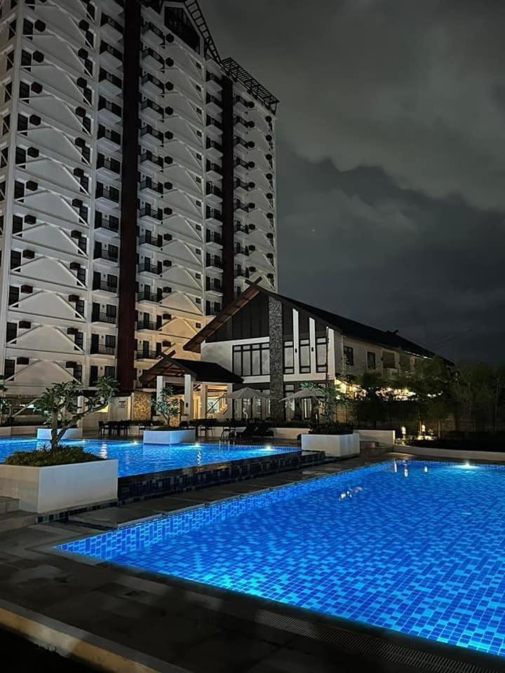 Lux-condo, Pool, 24hr Checkin & Easy Reach Airport