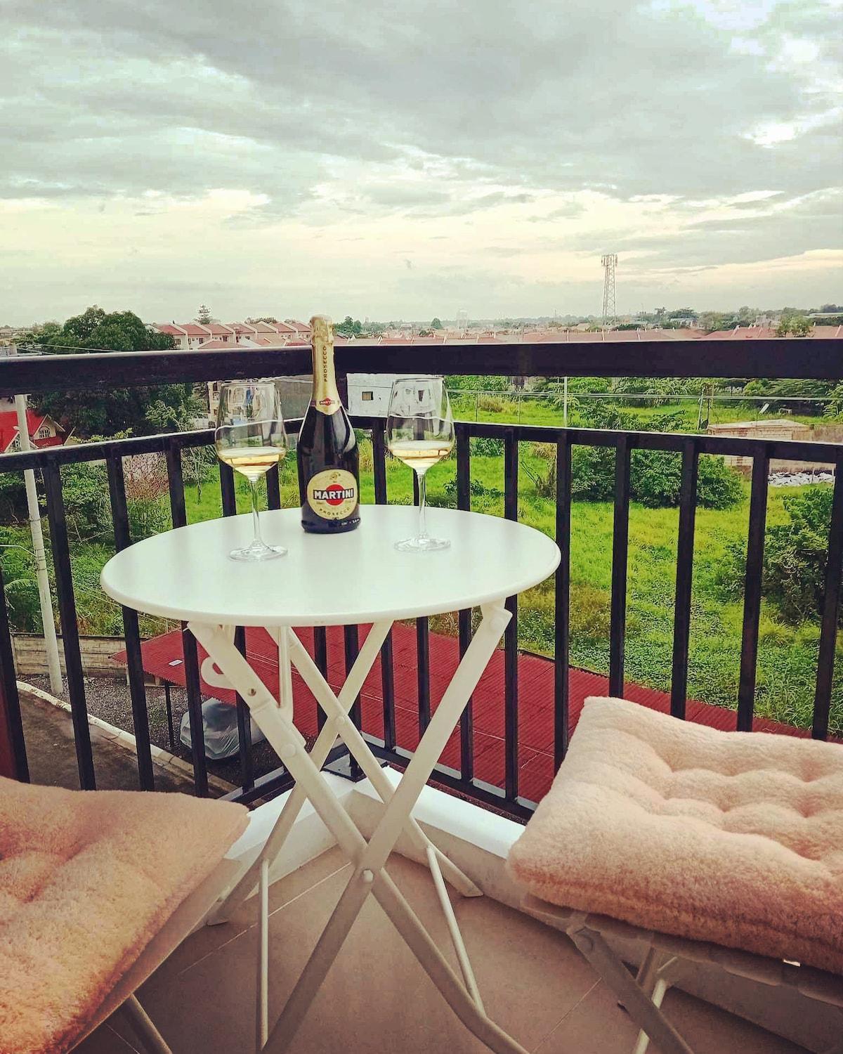 Lux-condo, Pool, 24hr Checkin & Easy Reach Airport