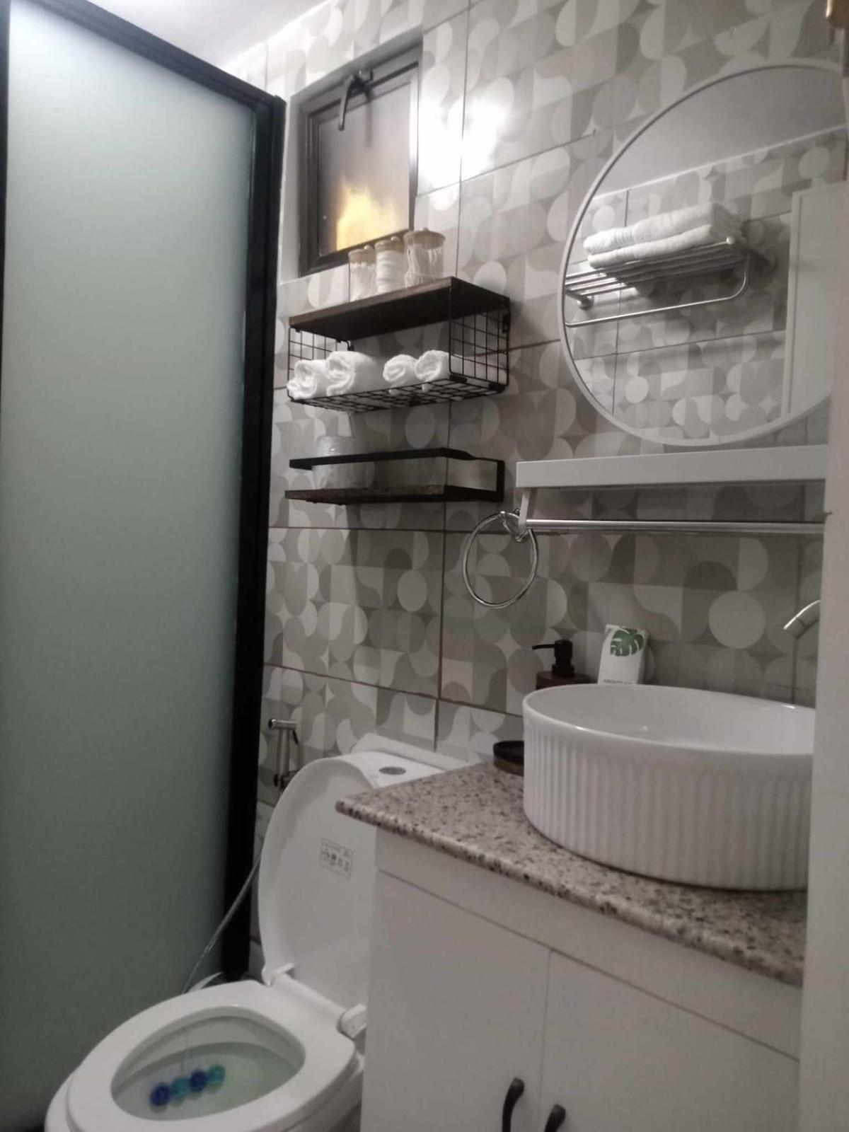 Lux-condo, Pool, 24hr Checkin & Easy Reach Airport Apartment Lapu-Lapu City