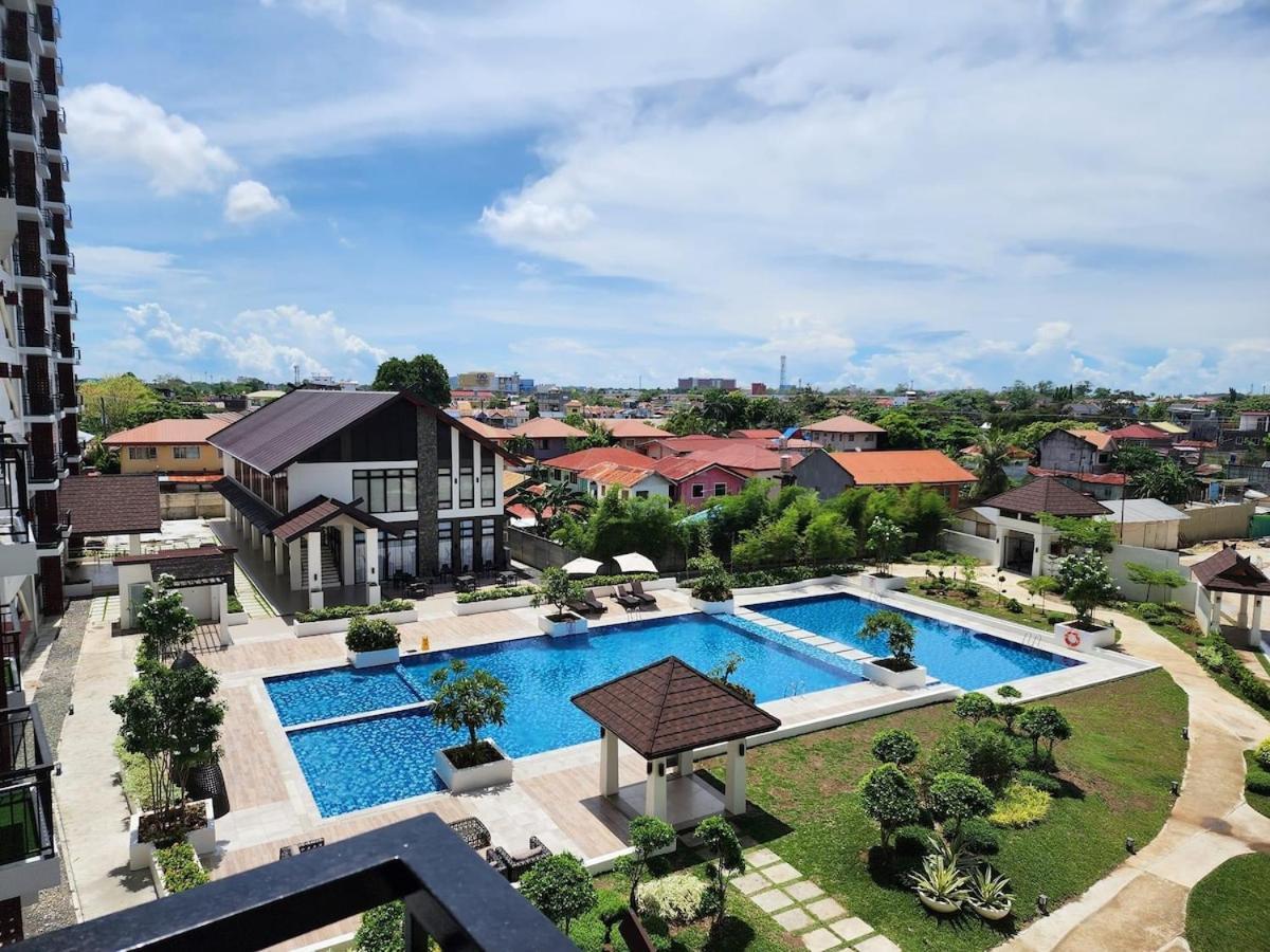Lux-condo, Pool, 24hr Checkin & Easy Reach Airport Apartment Lapu-Lapu City
