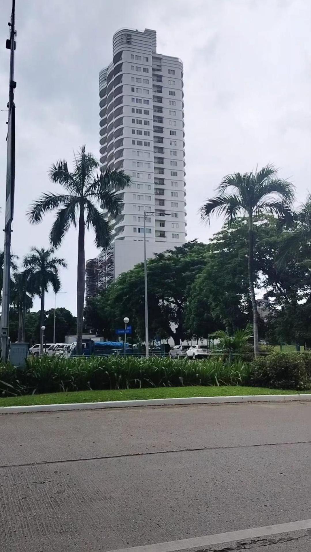 Calyx Residences Aparthotel *