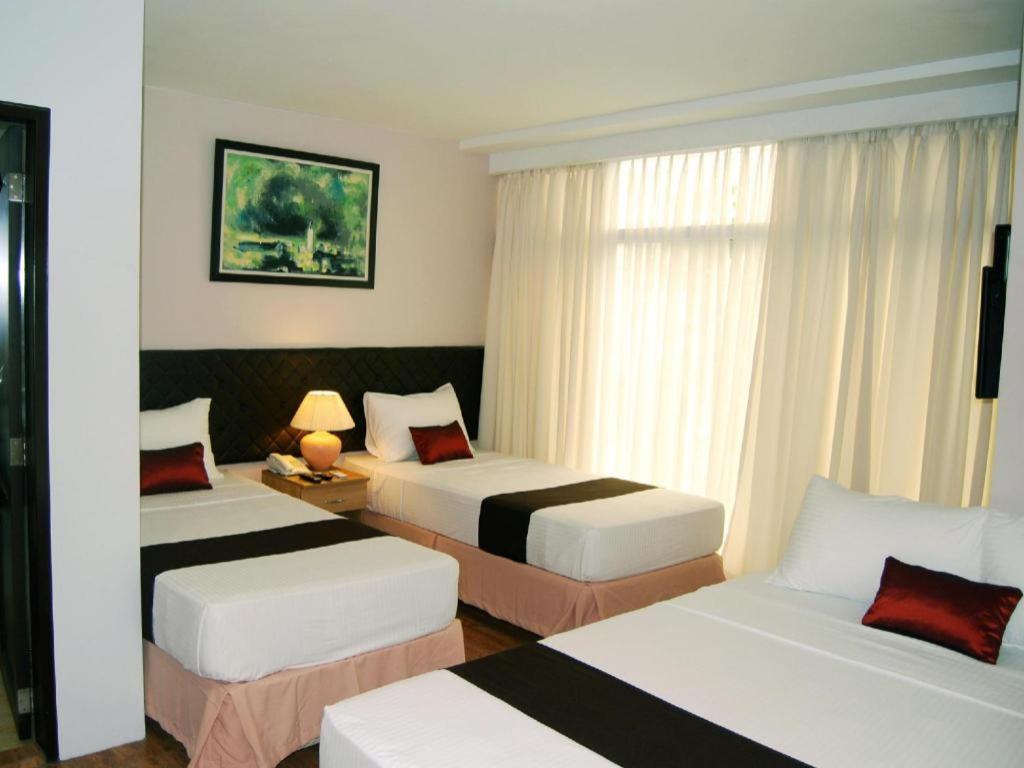 Hotel Capitol And