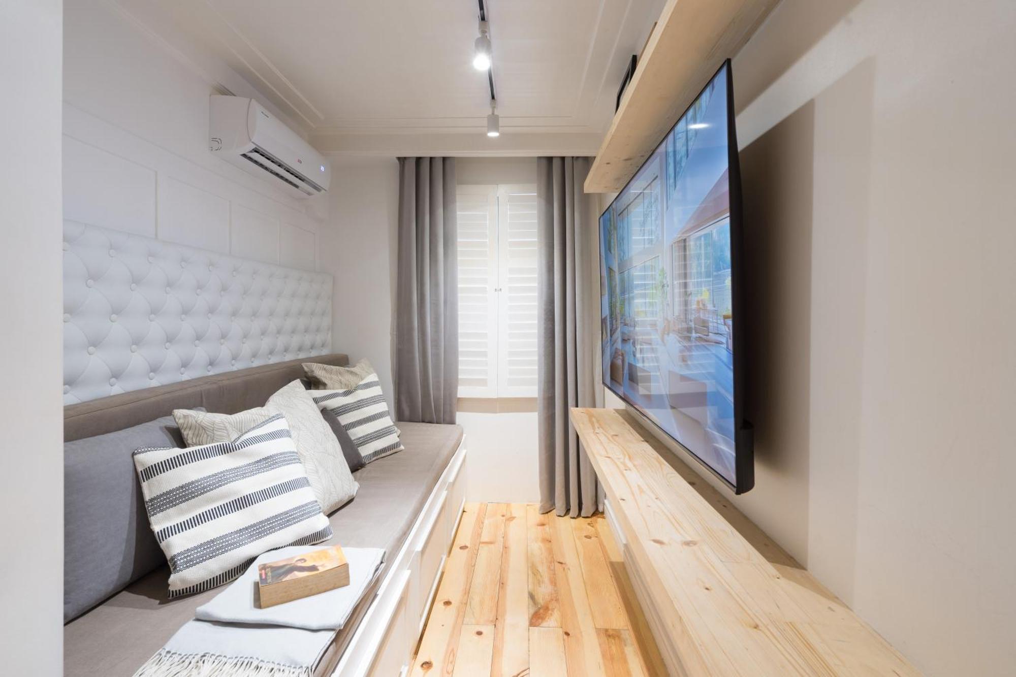 Apartment Cozy & Peaceful Netflix 65inchtv Fast Wifi Cebu
