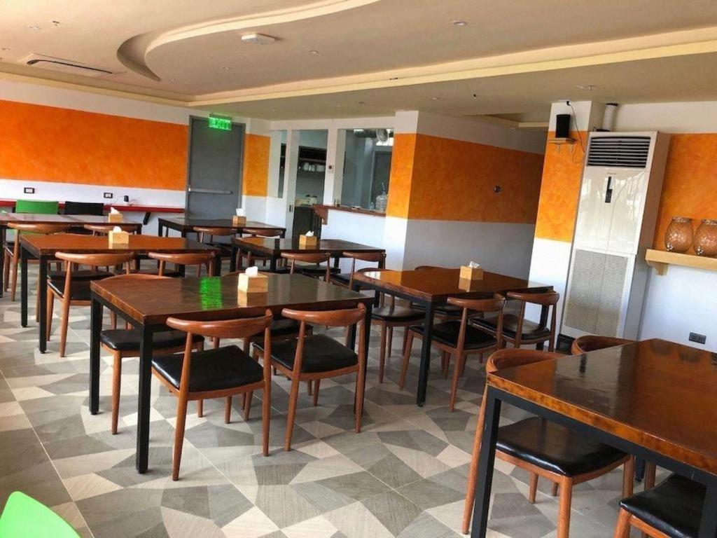 Sempre Premier Mactan Airport Hotel 3*