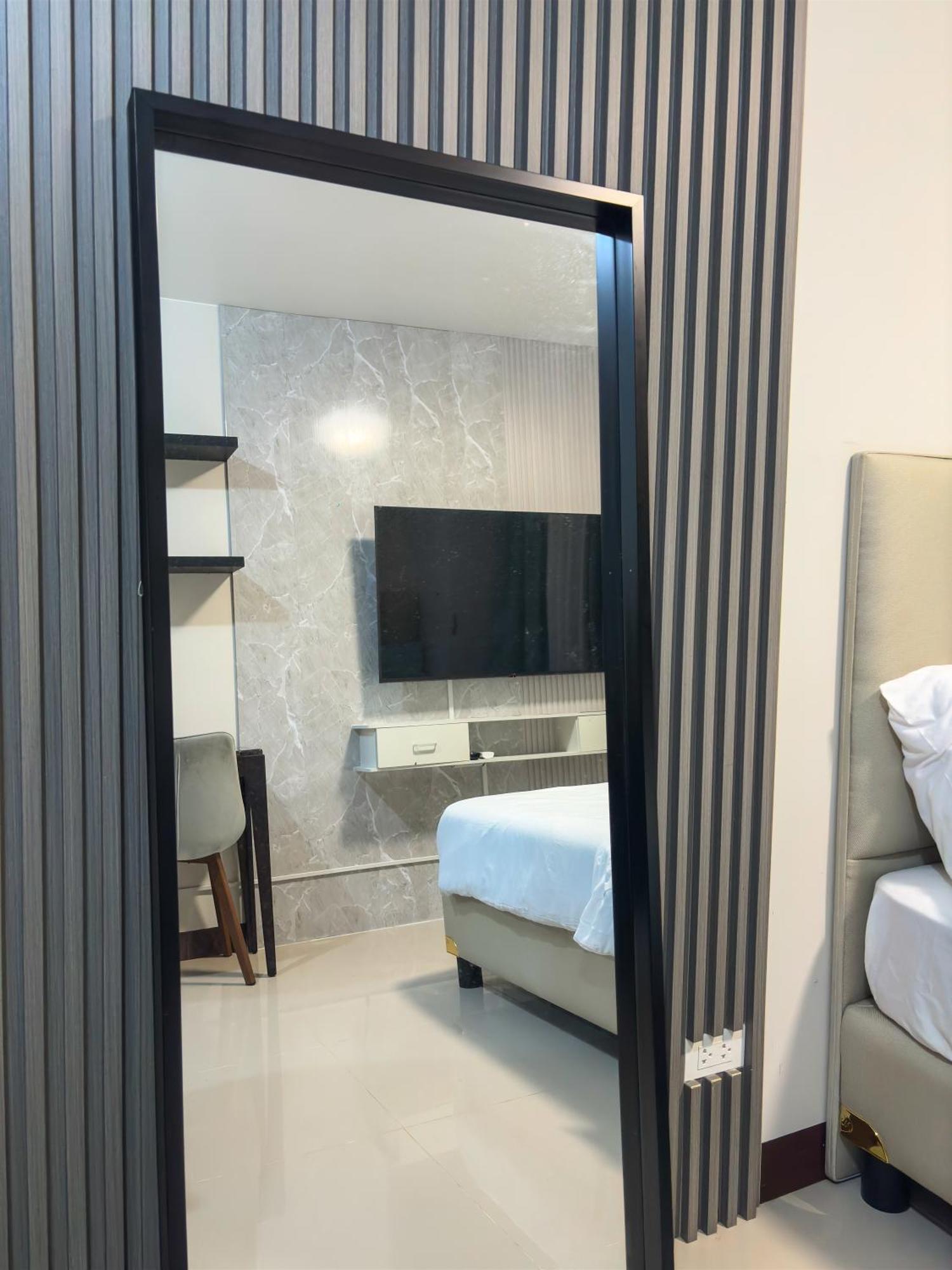 Near Mactan Airport Apartment *