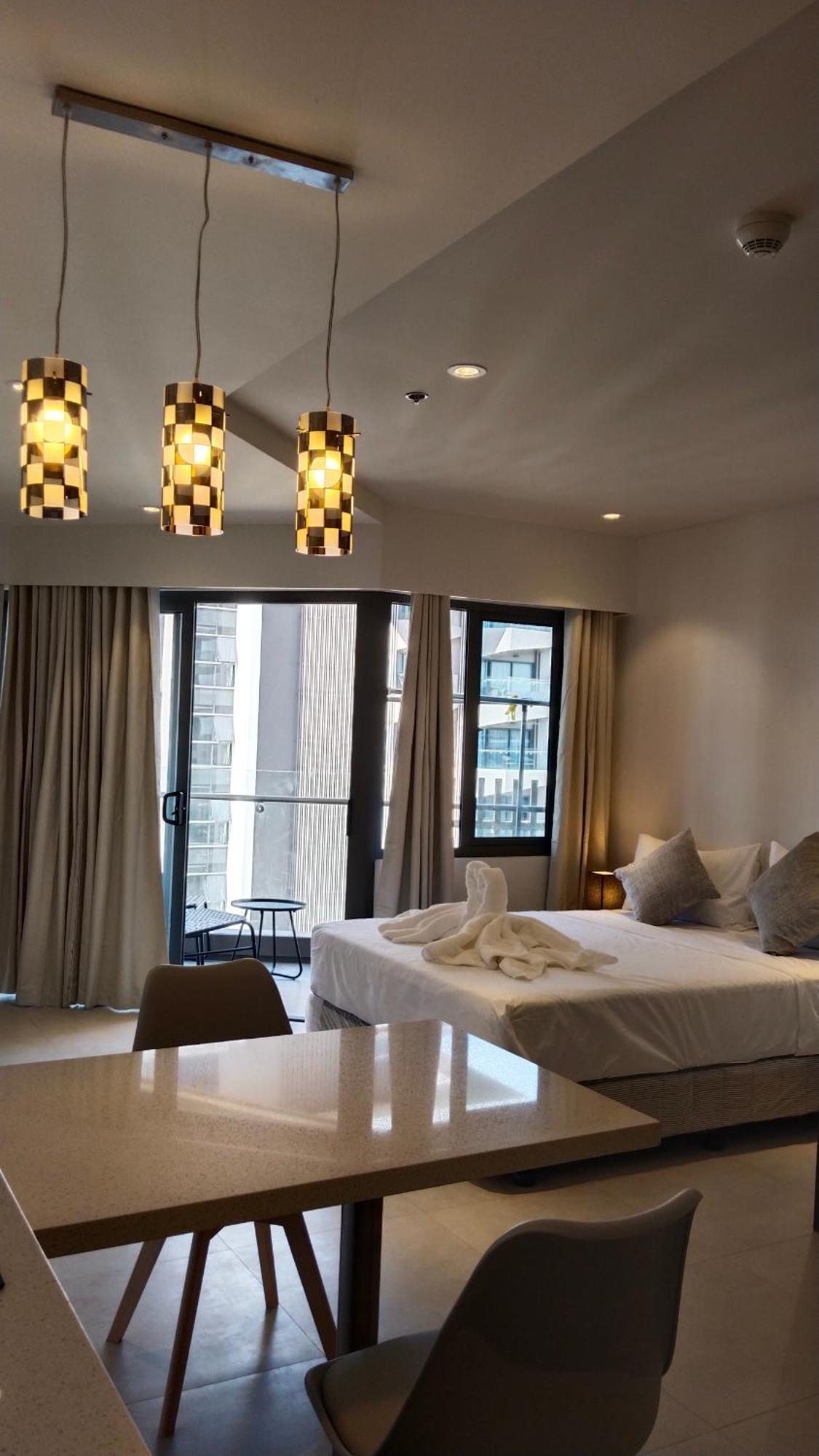 Deluxe Ocean View In Tambuli Seaside & Only 1 Residential Pool Is Free To Use Apartment