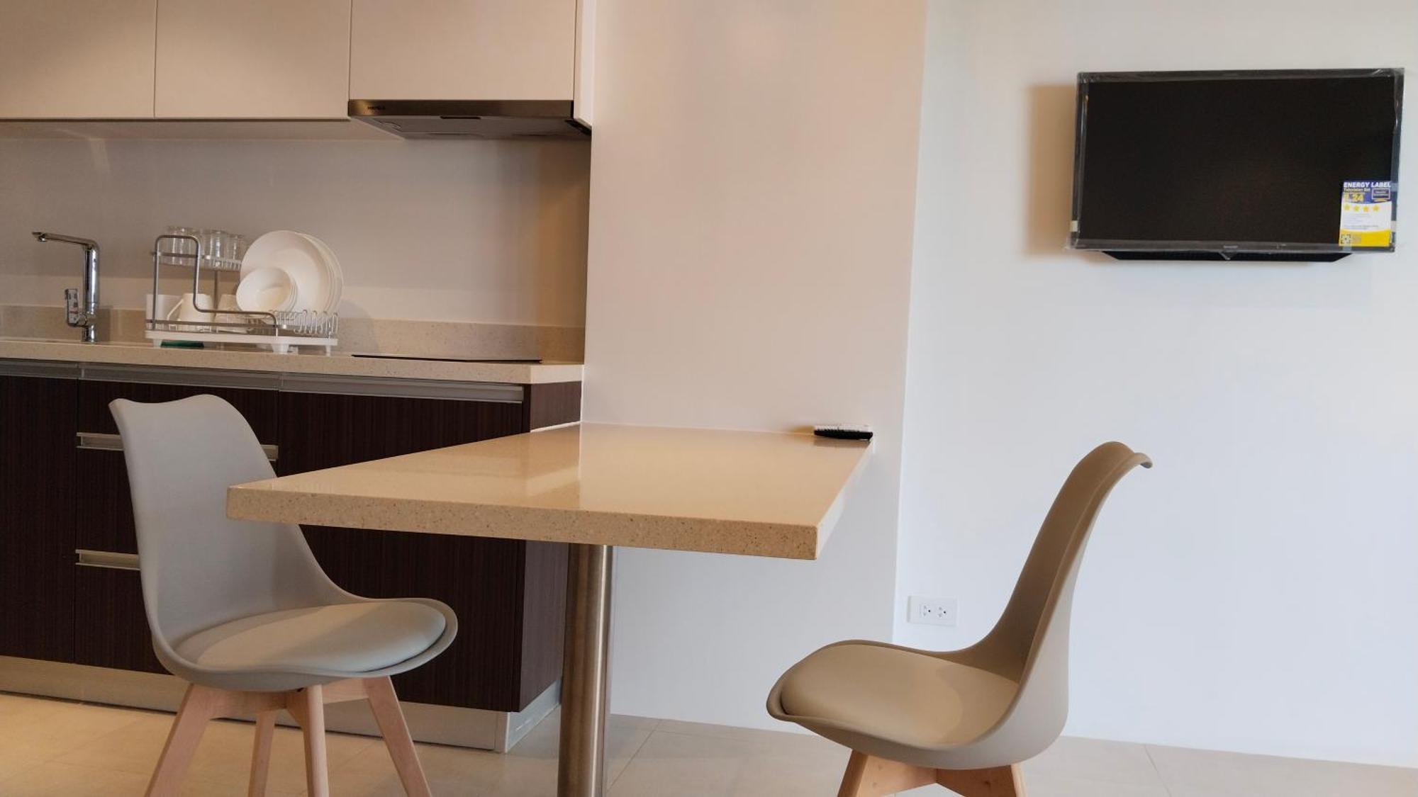 Deluxe Ocean View In Tambuli Seaside & Only 1 Residential Pool Is Free To Use Apartment