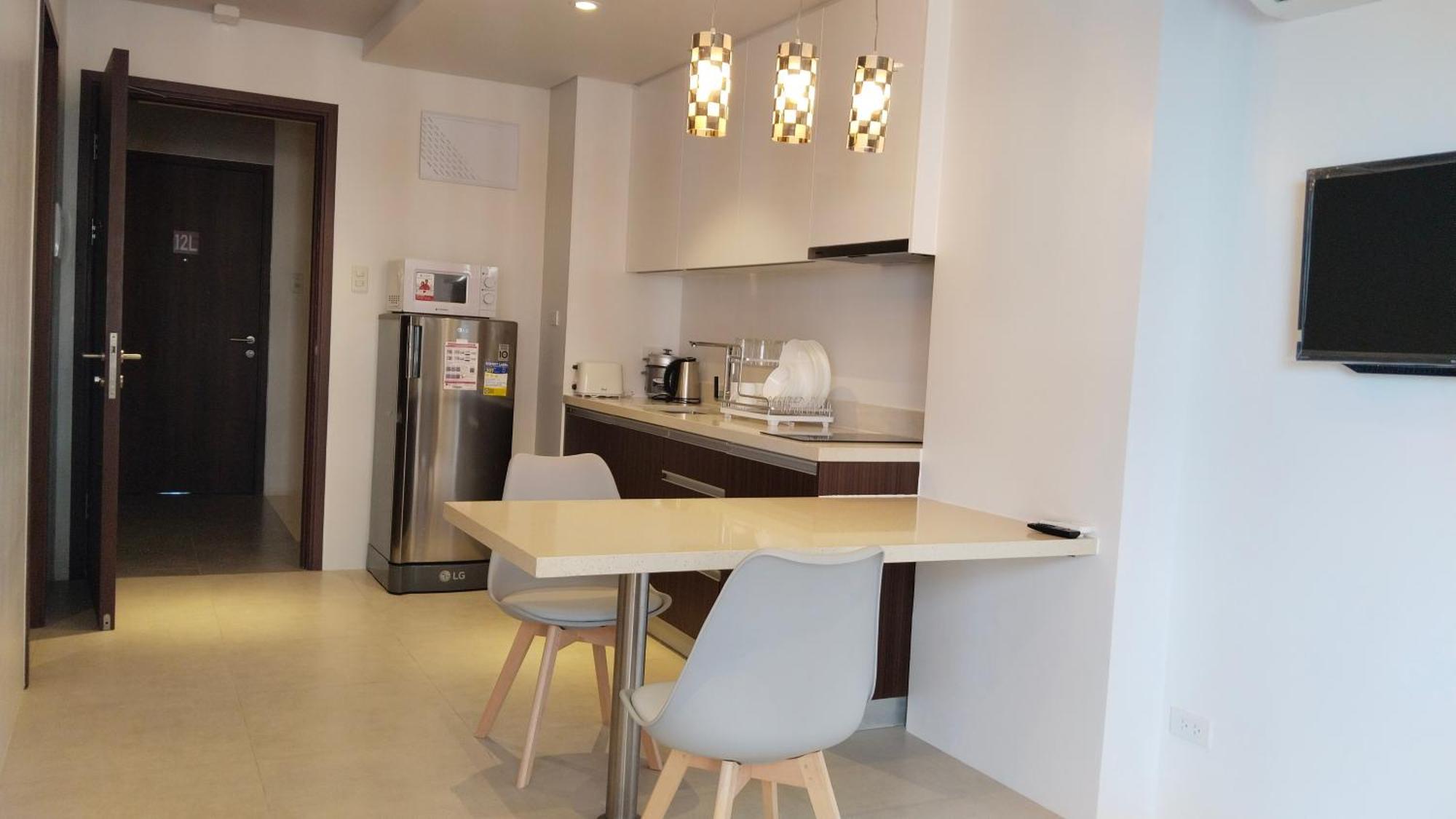 Deluxe Ocean View In Tambuli Seaside & Only 1 Residential Pool Is Free To Use Apartment