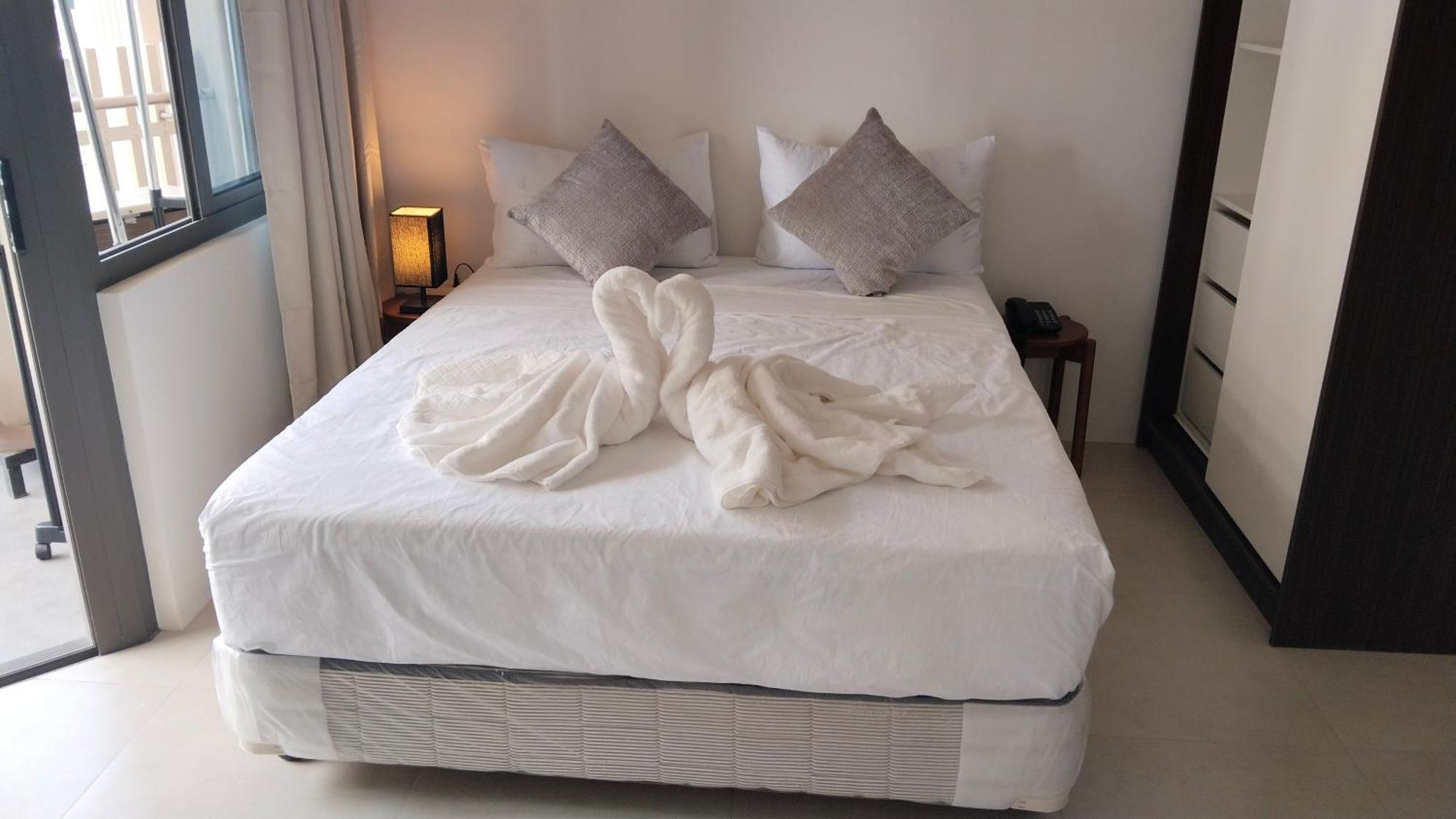 Deluxe Ocean View In Tambuli Seaside & Only 1 Residential Pool Is Free To Use Apartment *